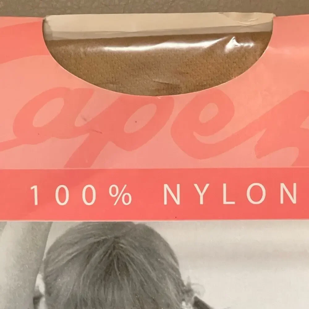 NIB Capezio Child #3C Seamless Footed Tights — Caramel (CAR) — Size MS (4-7 yrs)